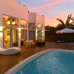  Casa de Férias Stylish House With Pool